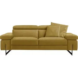 2,5-Sitzer EGOITALIANO "Candice", gelb, B:222cm H:100cm T:108cm, Luxus-Micofaser Lederoptik (100% Polyester) ist ein neues technisches Gewebe mit einem visuellen und taktilen Aspekt, der dem Nubuk sehr nahe kommt, mit innovativen Eigenschaften. Seine außerordentliche Weichheit kommt von einem exklusiven Produktionsprozess, der Unreinheiten und Unregelmäßigkeiten beseitigt. Das Ergebnis ist eine bemerkenswert samtige Faser, die durch das Vorhandensein von Körnern verstärkt wird. Von der einfarbigen Eleganz der warmen Farben und der Vielfalt an trendigen Farben, die es zu seiner eigenen Stärke und Persönlichkeit machen., Sofas, Kopfteile manuell verstellbar, titanumfarbene Kufenfüße