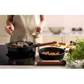 WOLL "ECO Logic QXR" Flach- /Bratpfanne, Ø 28 cm, mit abnehmbarem Holzstiel (-FREE) - Induktionsgeeignet