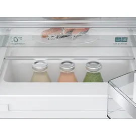 Siemens KU22LADD0 Unterbau-Kühlschrank (110 l, 820 mm hoch, Weiß)