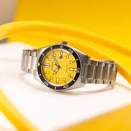 Citizen Eco-Drive Sport Edelstahl 43 mm AW1760-81Z