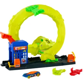 Hot Wheels Spielzeugauto Trackset, Tankstelle mit Die-Cast-Spielzeugauto Maßstab 1:64, 2 Spielmöglichkeiten, Twister-Loopings und schnelles Track-Stecksystem,JBM63