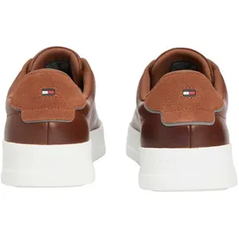 Tommy Hilfiger TH COURT CORE COGNAC Sneaker, Freizeitschuh, Halbschuh, Schnürschuh im coolen Used Look braun 42 EU