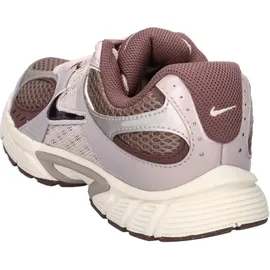 Nike V5 RNR Kinder Taupe Haze/Tattoo/Silit Red/Burgundy Ash 38,5