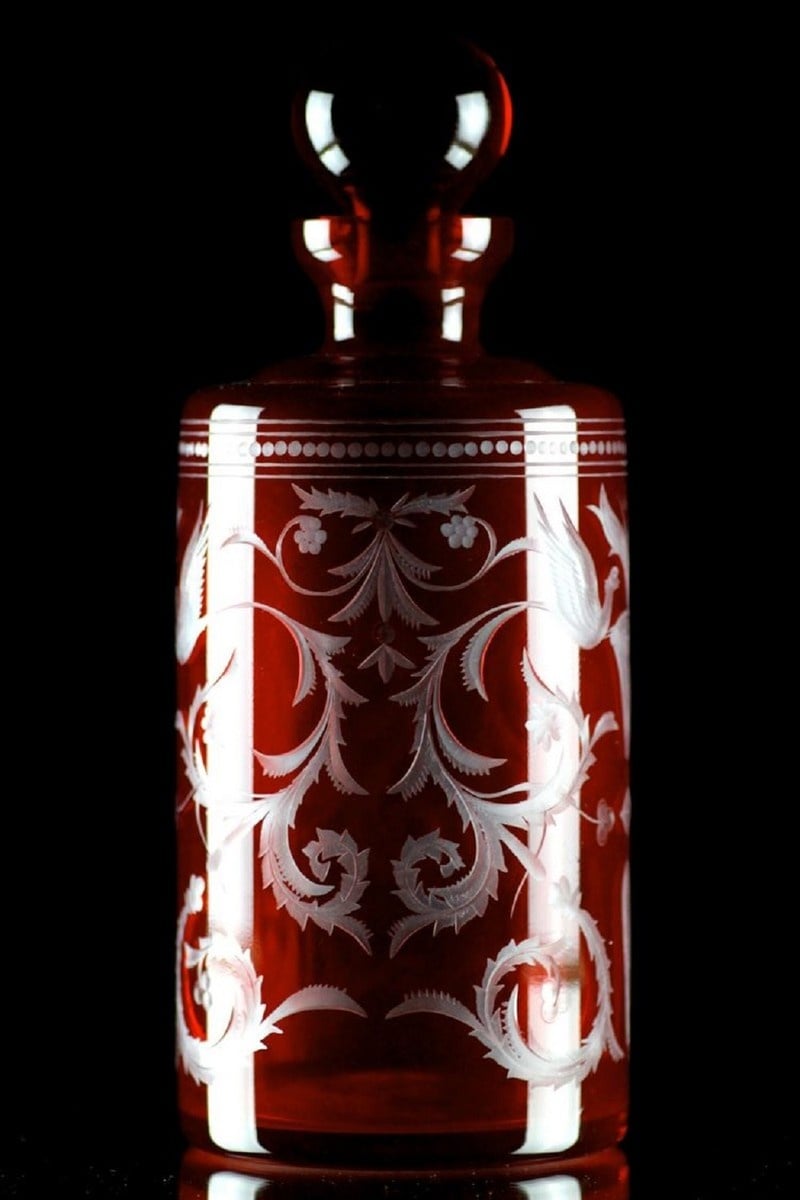 Casa Padrino Luxus Whisky Karaffe Rot / Silber Ø 12,5 x H. 20 cm - Mundgeblasene und handgravierte Glas Karaffe - Hotel & Restaurant Accessoires - Luxus Qualität