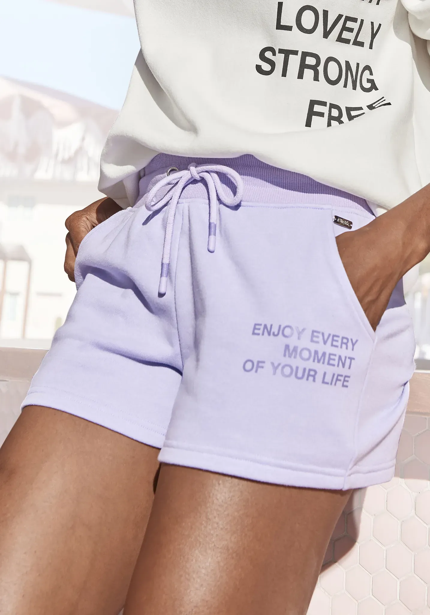 Sweatshorts BUFFALO, Damen, Gr. 44/46, N-Gr, lila (lavendel), angeraute Sweatware, Obermaterial: 60% Baumwolle, 40% Polyester, unifarben, bequem kurz, Hosen Sweatshorts, mit Statement Druck, Loungewear