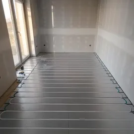 Belvit Fußbodenheizung Set Trockenbau XPS 25 mm mit Metallverbundrohr und Randdämmstreifen 10 m2