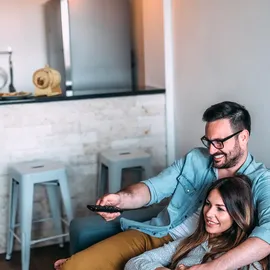 Relaxdays Holzfass 1,25 l, mit Bock, Zapfhahn, für Whiskey, Wein, Spirituosen, Whiskyfass HxBxT 23 x 16 x 25,5 cm,