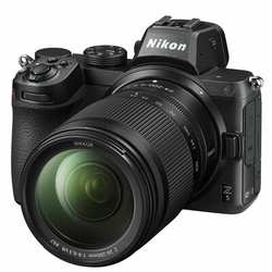 Nikon Z5 + Z 24-200mm f/4,0-6,3 VR Nikon Z