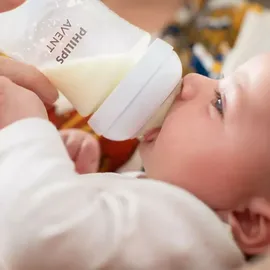 Philips Avent Natural Response Babyflasche 260ml, mittlere Durchflussrate - SCY903/03