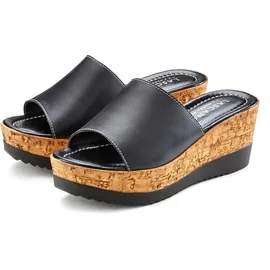LASCANA Pantolette schwarz 49277336-37
