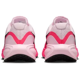 Nike Revolution 8 Sneaker