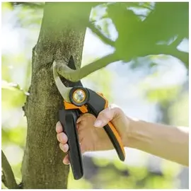 Fiskars Gartenschere Bypass L P341