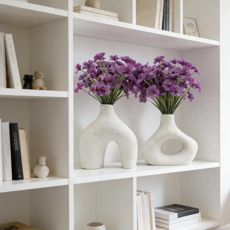 【3 € Rabatt ab 10 €】4 Stück 33 cm künstliche Blumen für den Außenbereich, farbechte Kunstblumen aus Kunststoff, Deko-Pflanzen für hängende Blumentöpfe, Innen- & Außenbereich, Garten, Veranda, Fensterbank, Haus, Hochzeit, Landhausstil (Fuchsia)