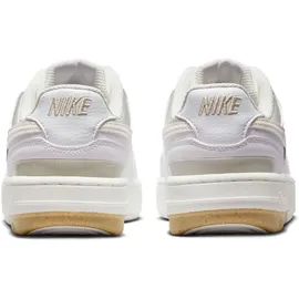 Nike Gamma Force Damen White/Light Bone/Sanddrift/Phantom 44,5