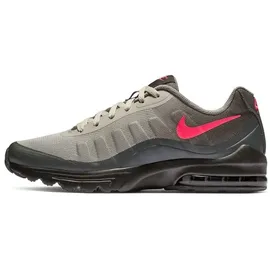 Nike Air Max Invigor Herren Black/Solar Red-Anthracite 40,5