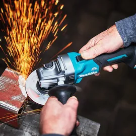 Makita GA008GM201 inkl. 2 x 4,0 Ah + Schnellladegerät + Makpac Gr. 4