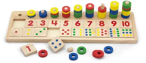 Zählspielzeug aus Holz für Kinder - Gummibaumholz, 41,5 x 13 x 7,5 cm, mehrfarbig - 55 Ringe, 20 Zahlsteine, Montessori