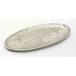 Kerzenteller, Dekoteller in ovaler Form Messing vernickelt Silber im Baum-Design 17 x 7 cm