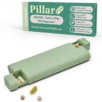 PILLAR AM/PM 7-Tage Pillendose | Tablettenbox 2x täglich Morgen & Abend | 14 Fächer mit Schiebemechanismus | Wochenbox für Medikamente, Vitamine & Supplemente | Reise-Pillenbox | Salbeigrün