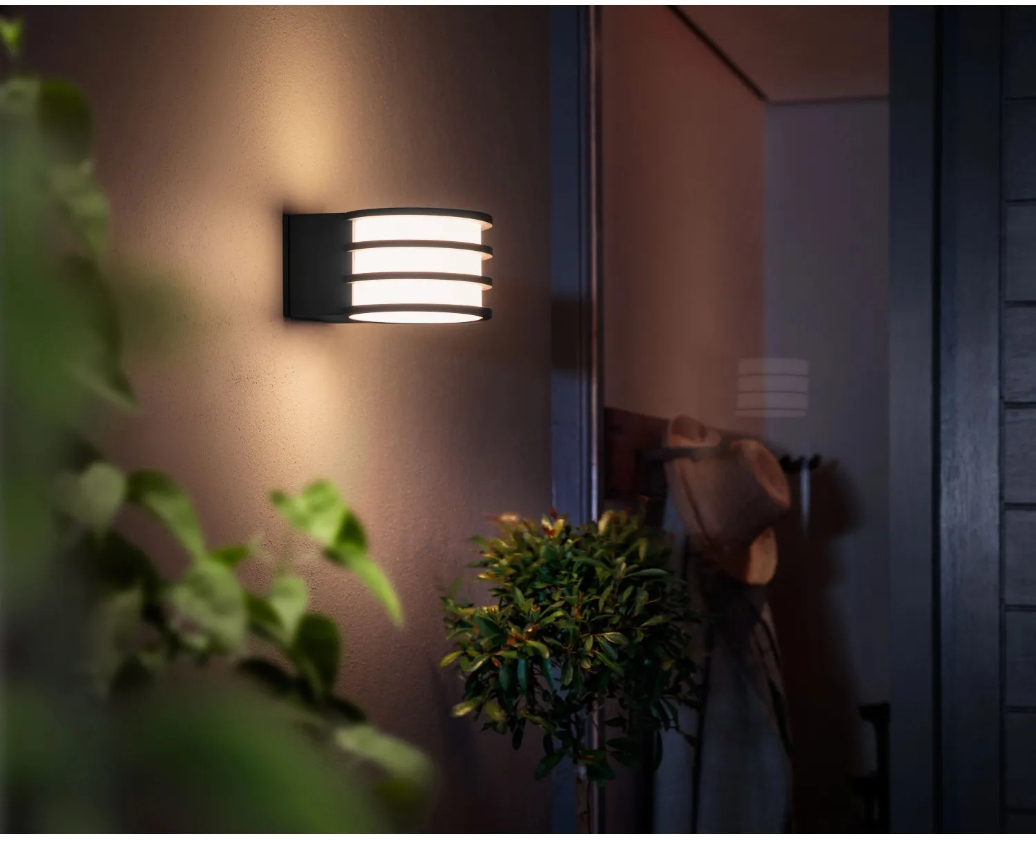 Preisvergleich Produktbild Philips Hue LED-Wandleuchte Lucca Anthrazit