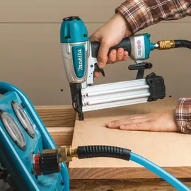 Makita Druckluftnagler AF506