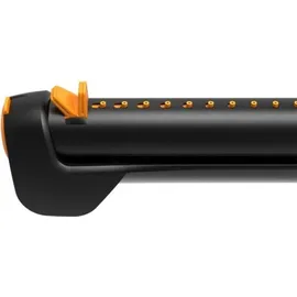 Fiskars Oszillierender Sprinkler Universalgröße 17 x 21 m schwarz/orange