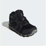 Core Black / Cloud White / Grey Three 31