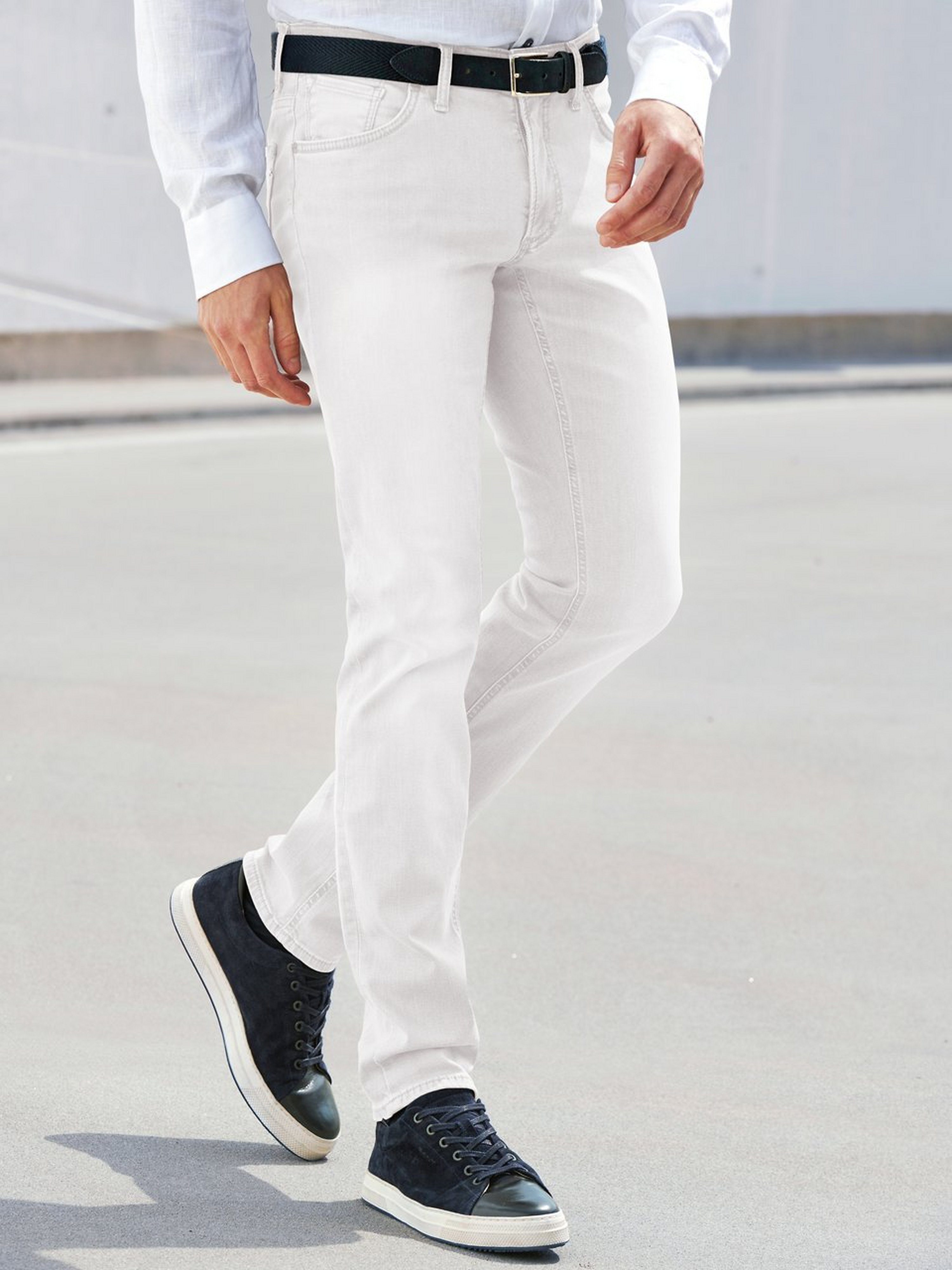Jeans Modell Chuck Brax Feel Good weiss