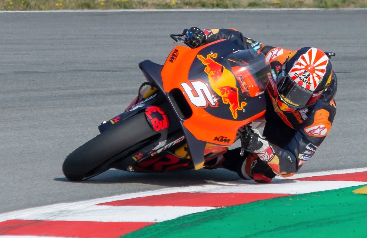 PAPERMOON Fototapete "BARCELONA MOTOGP-JOHANN ZARCO 500 CMÃ‚3 MOTORRAD WM XXL" Tapeten Gr. B/L: 2,00 m x 1,49 m, Bahnen: 4 St., bunt Fototapeten