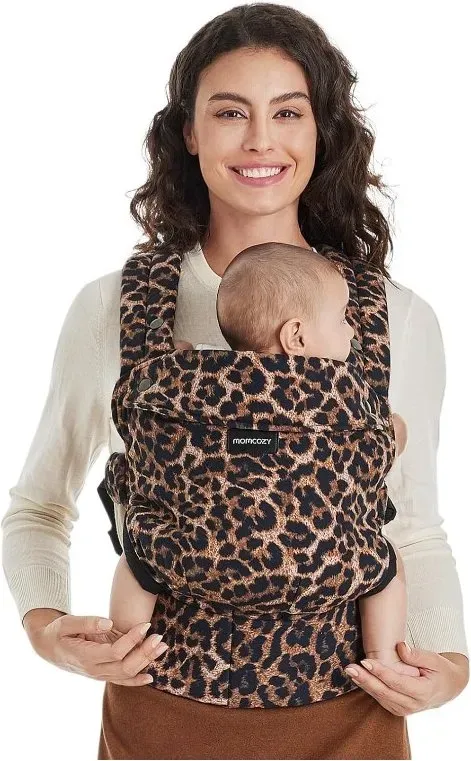 Momcozy Babytrage – ergonomisch, bequem und leicht, für 3–20 kg, einfach anzulegen, freie Hände, verbesserte Lendenstütze, modisches Design, für Babys und Kleinkinder, Leopardenmuster