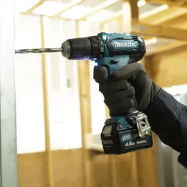 Makita DF333DSAE i inkl. 2 x 2 Ah + Schnellladegerät + Koffer