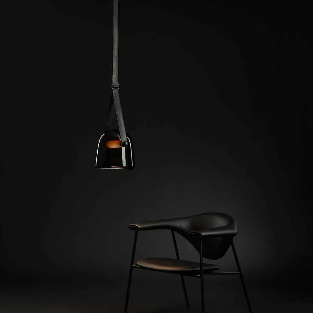 Brokis Hängeleuchte Mona Large Schwarz / Schwarz / Eisen. Schwarz-Matt. Schwarz eloxiert