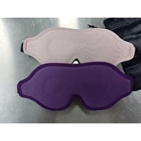 QiGui 3D Schlafmaske für Frauen und Herren, Verbesserte 3D Nasenrinnen Design Atmungsaktiv und Bequem Augenmaske Konturierte 100% Lichtblockierende Schlafbrille mit Verstellbarem Riemen für Reisen