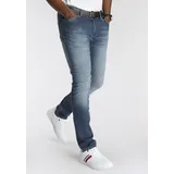 delmao Stretch-Jeans »"Reed"«, gerader Beinschnitt, Used-Look-Waschung, niedrige Leibhöhe blau