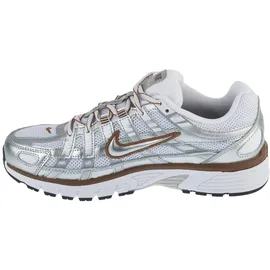 Nike P-6000 Damen White/Metallic Silver/Light British Tan 36,5