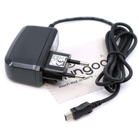 Ladegerät passend für Nintendo Wii U Pro Controller Spielkonsole Mini-USB Ladekabel Kabel Netzladegerät OTB mit mungoo Displayputztuch