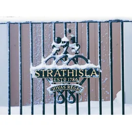 Chivas Regal 18 Years Old Gold Signature Blended Scotch 40% vol 0,7 l