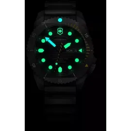 Victorinox Herrenuhr V241997 Ø 43 mm,