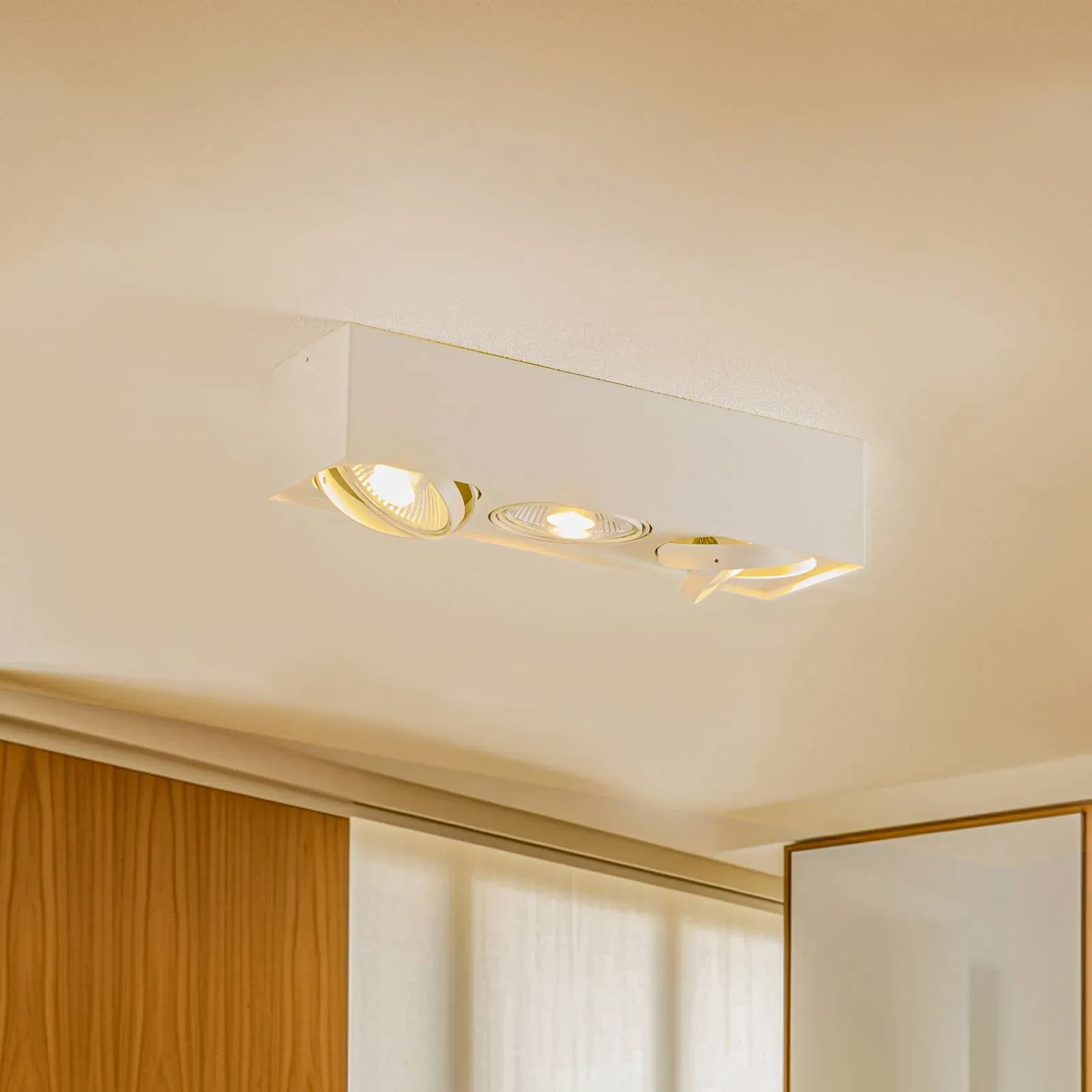 Deckenstrahler Ronda, dreiflammig, weiß Ronda Argon, dimmbar, weiß / opal, für Wohn- / Esszimmer, Metall, Modern, Strahler - 45 cm - 15 cm - 10.5 cm