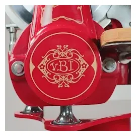 Berkel Volano B2 rot – Wunderschöne Aufschnittmaschine + Fassholzbrett Unikat