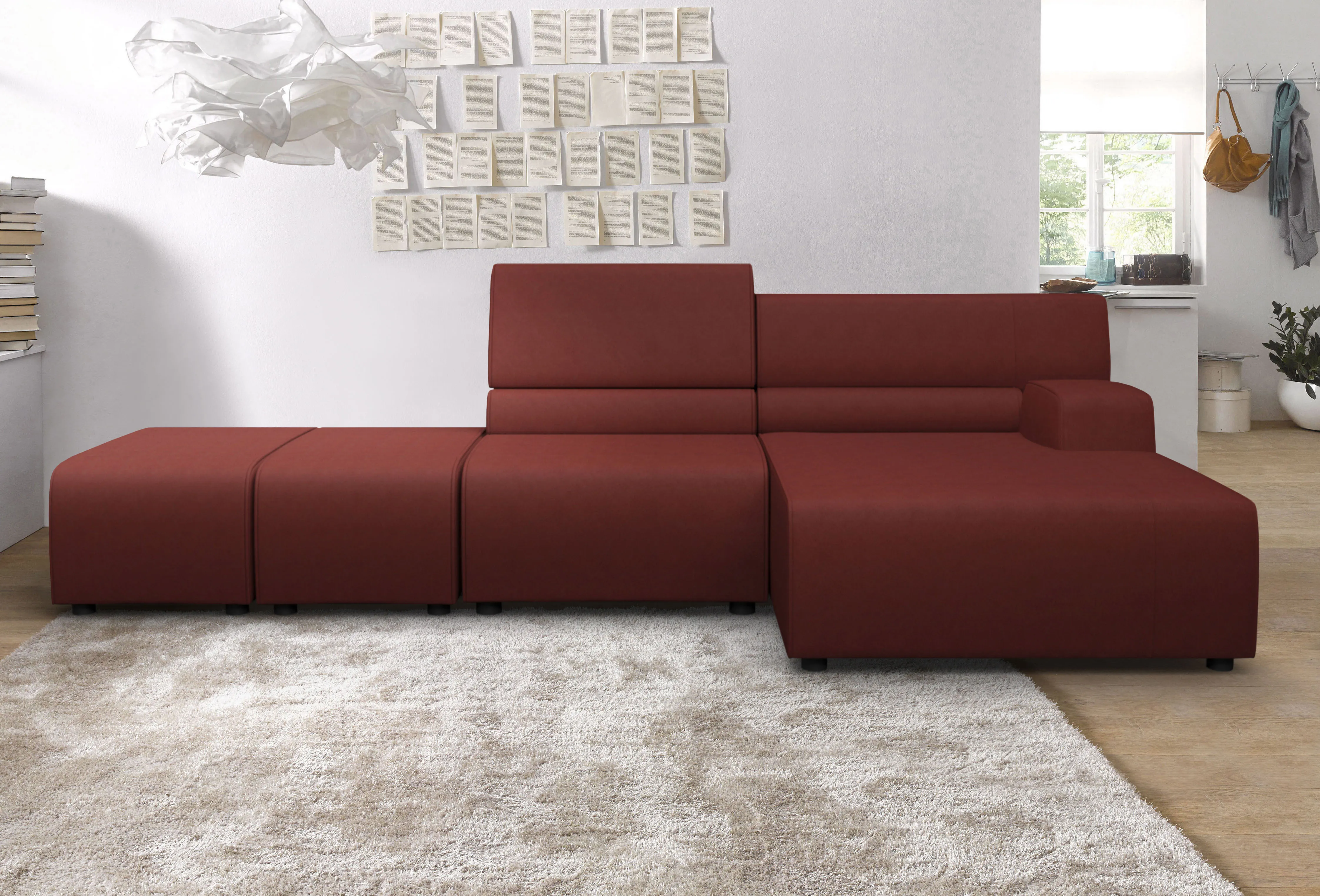 Ecksofa EGOITALIANO "Babouche, Designsofa mit außergewöhnlichem Sitzkomfort zum Wohlfühlen", rot (marsala), B:384cm H:80cm T:98cm, Luxus-Micofaser Lederoptik (100% Polyester) ist ein neues technisches Gewebe mit einem visuellen und taktilen Aspekt, der dem Nubuk sehr nahe kommt, mit innovativen Eigenschaften. Seine außerordentliche Weichheit kommt von einem exklusiven Produktionsprozess, der Unreinheiten und Unregelmäßigkeiten beseitigt. Das Ergebnis ist eine bemerkenswert samtige Faser, die durch das Vorhandensein von Körnern verstärkt wird. Von der einfarbigen Eleganz der warmen Farben und der Vielfalt an trendigen Farben, die es zu seiner eigenen Stärke und Persönlichkeit machen., Sofas