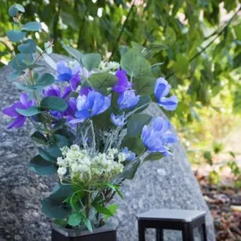 2474U Kunstblumenstrauß Blau Lila Weiß, Künstliches Blumen-Bouquet 60 cm Eva - Blau/Lila/Weiß/Grün