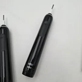 Oral-B Pro 3 3900 + 2. Handstück schwarz/rosa Gift Edition