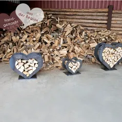 Stapelhilfe / Holzregal in Herzform - hangemacht aus Cortenstahl - Mittel