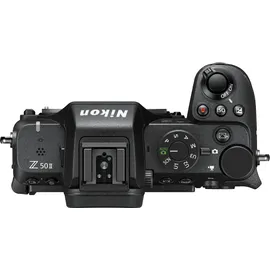 Nikon Z30 + Tamron 18-300 mm F3,5-6,3 Di III-A