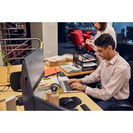 HP Elite t655 - Thin Client - SFF - 1 x Ryzen Embedded R2314 / 2.1 GHz - RAM 8 GB eMMC AMD Radeon Graphics PC, Schwarz