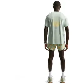 Nike Stride Dri-FIT ADV Laufshirt Herren Beige/L/Grün