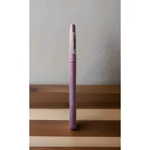 Essence Long-Lasting 38 All You Need Is LAV