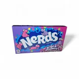 Nerds Erdbeer & Traube 141g Süßigkeiten mit fruchtigem Geschmack für Genussmomen