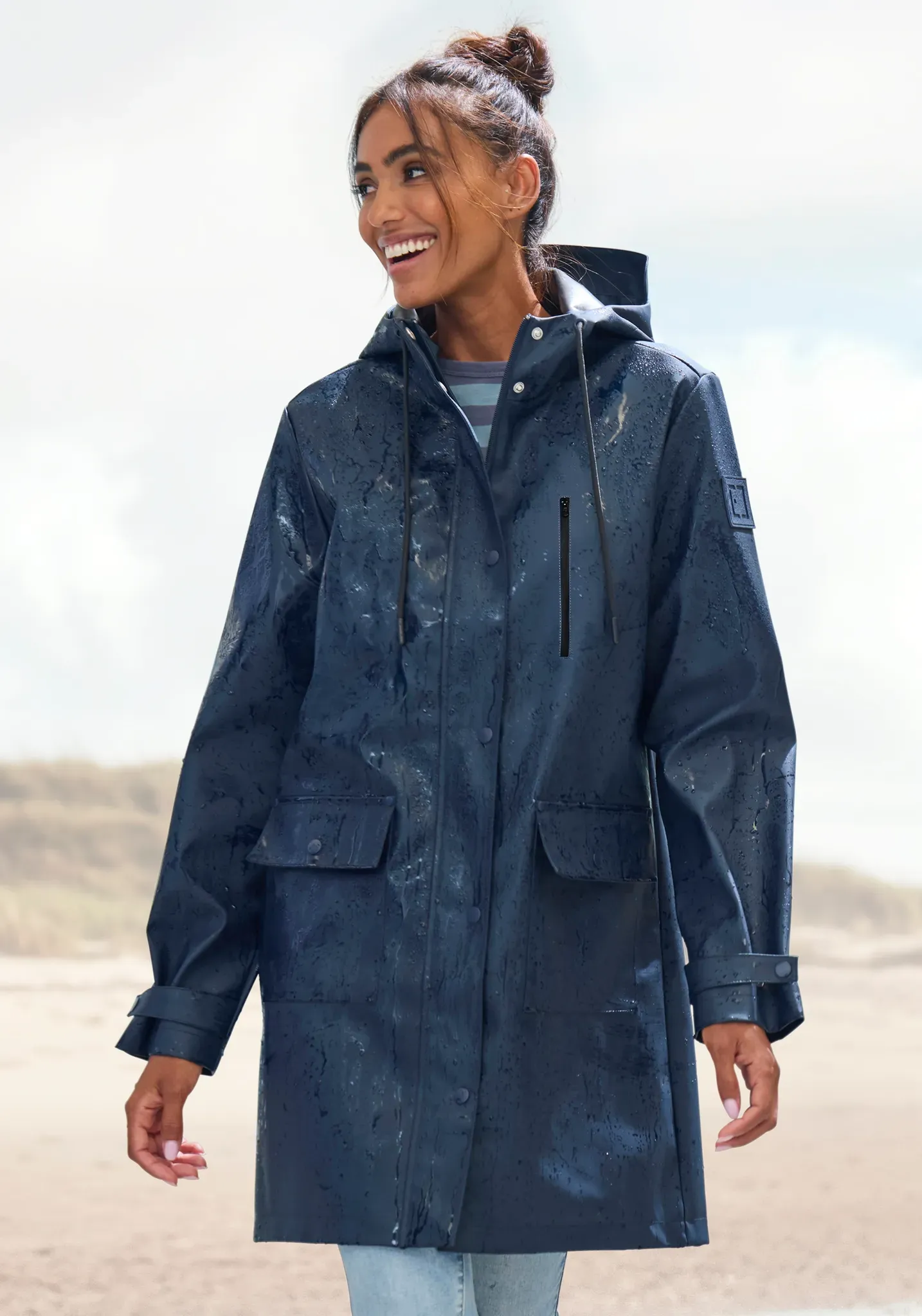 Regenjacke ELBSAND, Damen, Gr. 38, blau (marineblau), Obermaterial: 60% Polyurethan, 40% Polyester. Futter: 100% Polyester. Meshfutter: 100% Polyester, unifarben, gerade knielang, normaler Saum mit Druckknöpfen,verstellbar, Jacken Regenjacke, Mesh-Einsatz unter der Rückenpasse für ausreichende Belüftung